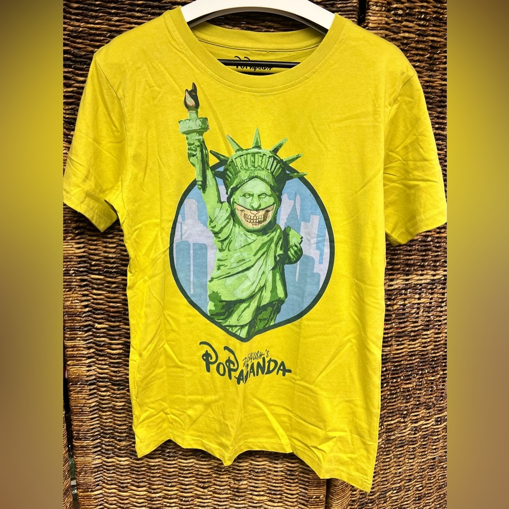 Propaganda- Ron English, Statue Graphic‎ T-Shirt- NWT, Medium